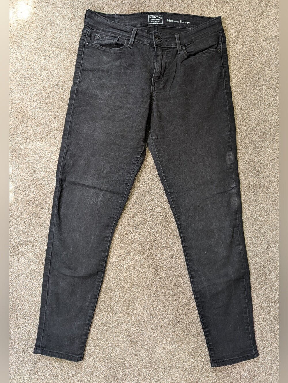 Black Levi's Jeggings